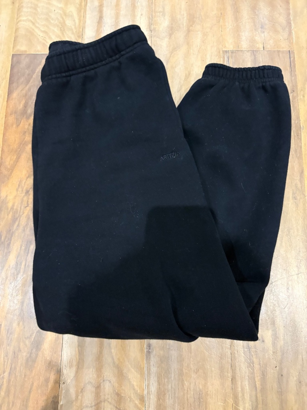 Black aritzia sweatpants size small